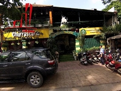 cần cho thuê nhà nguyên căn mặt tiền đường pastuer quận 3, giá cho thuê:15.000$/tháng