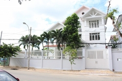 cho thuê biệt thự nguyễn văn hưởng , thảo điền quận 2, giá cho thuê:4500$/tháng