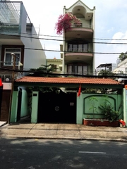 Cho thuê villa mặt tiền đường Lê Văn Huân, quận tân bình, DT sử dụng 600 m2, sân 90m2, hướng Đông , giá cho thuê:120tr/tháng