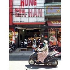 cho thuê nhà nguyên căn mặt tiền đường cách mạng tháng 8 , quận 1, giá cho thuê: 4700$/tháng