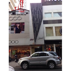 cần cho thuê mặt bằng lầu 1 mặt tiền đường nguyễn trãi, quận 1, giá cho thuê:2500$/tháng