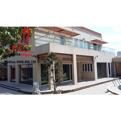 Biệt thự đường Nguyễn Ư Dĩ cho thuê 900m2 5PN 2 hồ bơi sân vườn gara đậu xe hơi