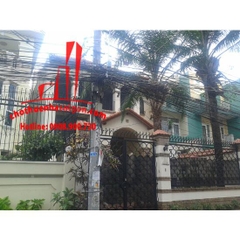 Cho thuê Villa Quận Tân Bình, đường Tân canh. DT: 10 * 20, trệt, 2 lầu, có gara ô tô. Giá : 3000$