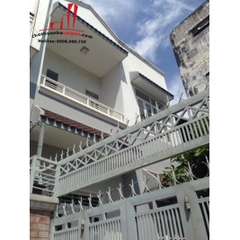 cần cho thuê nhà hẽm đường nguyễn xí, quận bình thạnh, giá cho thuê: thương lương lượng