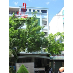 Cho thuê nhà Quận Phú Nhuận, mặt tiền đường Phan Xích Long. Giá : 5.500 usd/tháng ( bao gồm thuế)