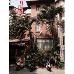 cho thuê villa đường quốc hương, phường thảo điền, quân 2, giá cho thuê:1800$tháng