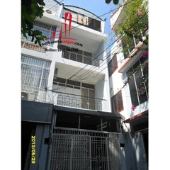 Cho thuê nhà nguyên căn Quận Bình Thạnh, hẻm xe hơi đường Đinh Tiên Hoàng. Giá: 18 triệu/tháng.