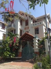 cần cho thuê villa khu combound đường nguyễn văn hưởng quận 2, giá cho thuê:3300$/tháng