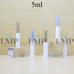 Cây eyeliner thân trắng nắp xi 5ml