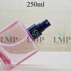 Chai lotion vuông phun sương