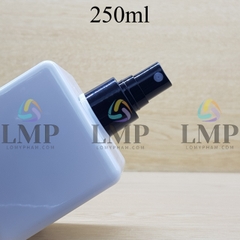 Chai lotion vuông phun sương