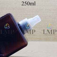 Chai lotion vuông phun sương