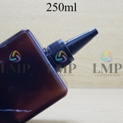 Chai lotion vuông nắp nhọn sọc