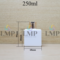 Chai lotion vuông nắp nhấn xi