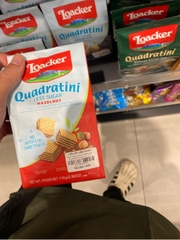 Bánh xốp Loacker Less Sugar Quadreatini Hazelnut - 110g