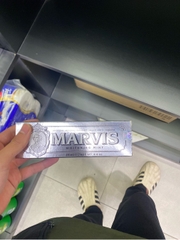 Kem đánh răng Marvis Whitening Mint - 85ml
