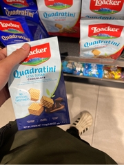 Bánh xốp Loacker Less Sugar Quadreatini Chocolate- 110g