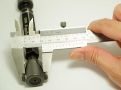 Cách sử dụng thước kẹp cơ khí chuẩn và đọc số đo chính xác