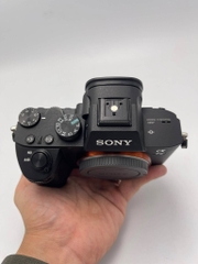 Sony A73
