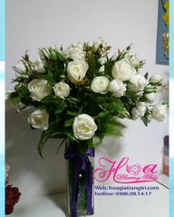 Bình hoa hồng trắng - HCB319