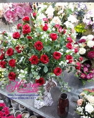 Bình hoa hồng đỏ - HCB330