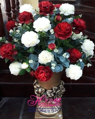 Bình hoa hồng trắng đỏ HCB263