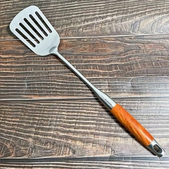 Xẻng lật cán gỗ 16