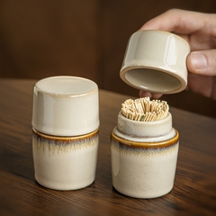 Lọ đựng tăm
