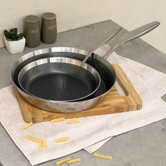 Chảo hoa văn nổi đáy liền Kaiyo 24cm