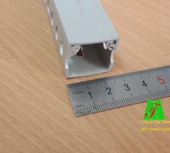 Máng nhựa răng lược - Taiphaco  25x25