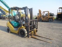 Xe nâng dầu Komatsu 2500kg