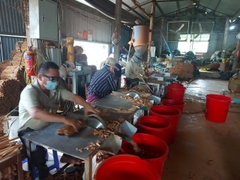 TINH DẦU QUẾ VÀ CÁC SẢN PHẨM QUẾ