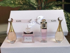 Bộ sản phẩm nước hoa mini Dior 4 chai
