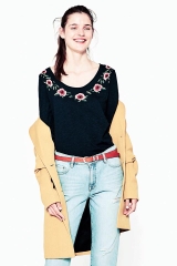Áo thun tay dài cotton thêu viền cổ cực xinh. 
