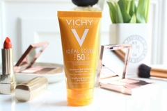 KEM CHỐNG NẮNG VICHY