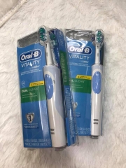 Bàn chải điện ORAL B