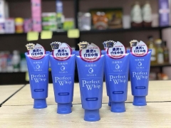 Sửa rửa mặt Perfect Whip Nhật