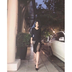 Đầm đen dài tay phối ren