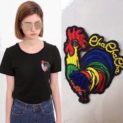 Áo thun cotton có hình gà trống