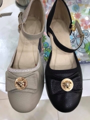 Giày mềm êm