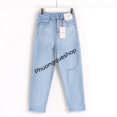 BERSHKA HIGH WAIST MOM JEANS