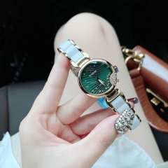 Starke - đẹp sang mà zá bình dân