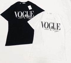 Áo thun in hiệuVogue