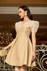 Đầm Miss hai màu nổi bật.