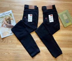 Q. Skinny Levi’s 1 màu đen xịn đét
