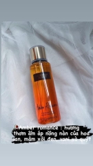 Xịt body AmberRomance của Vic secrect