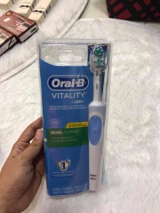 Bàn chải điện ORAL B