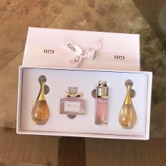 Bộ sản phẩm nước hoa mini Dior 4 chai