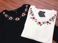 Áo thun tay dài cotton thêu viền cổ cực xinh. 