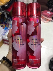 Nứơc hoa toàn thân BATH & BODY WORKS JAPANESE CHERRY BLOSSOM MIST 236ML 